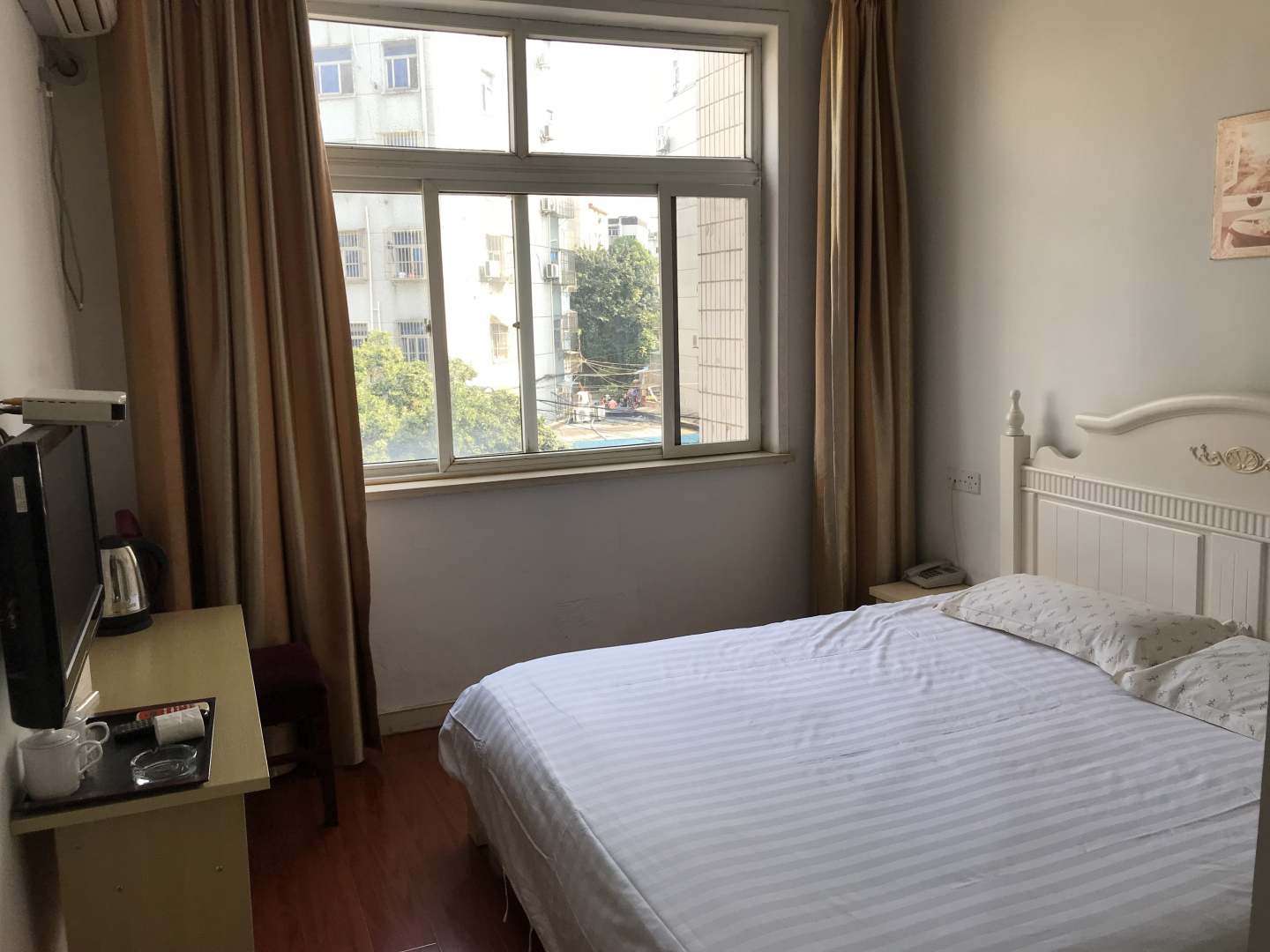 宜居快捷酒店(东关街店)