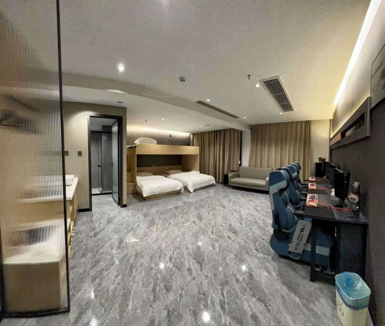 滁州袋鼠电竞酒店(环滁商务中心店)