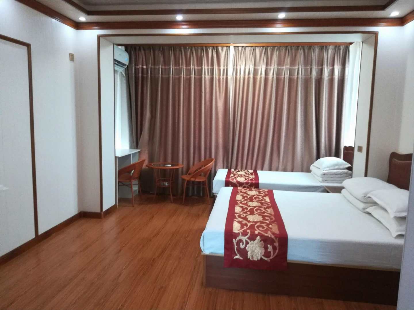 聚缘快捷宾馆(繁华大街店)