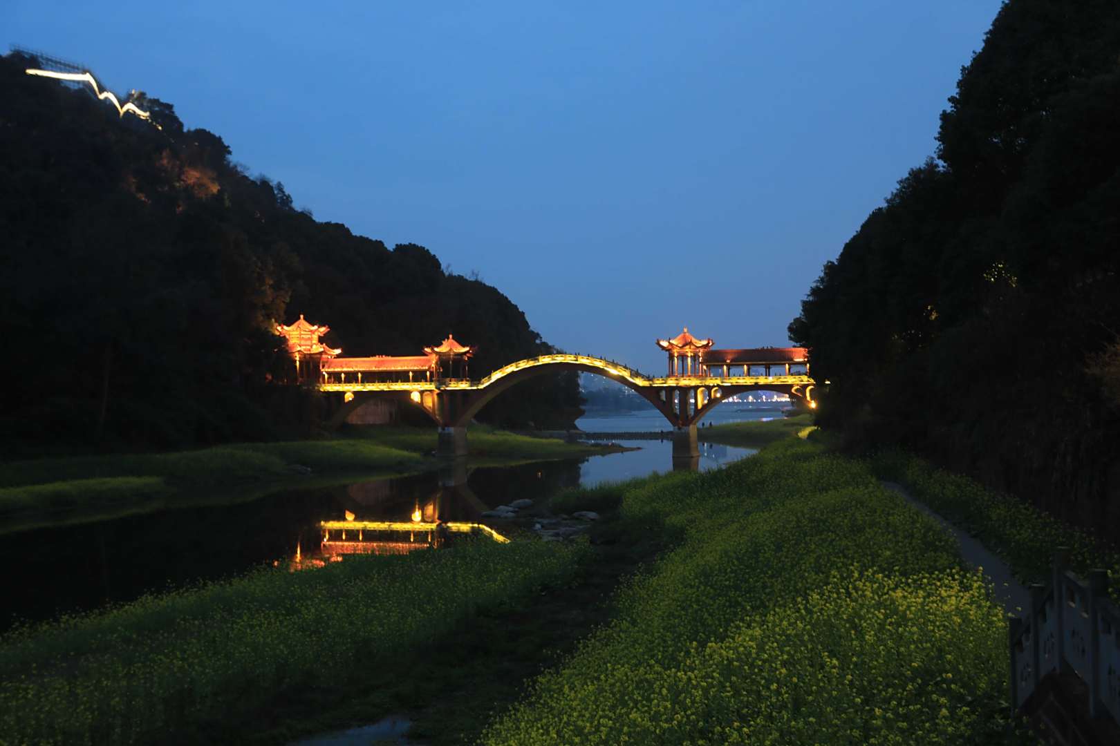 乐山凌云桥汕民宿(大佛景区南门店)
