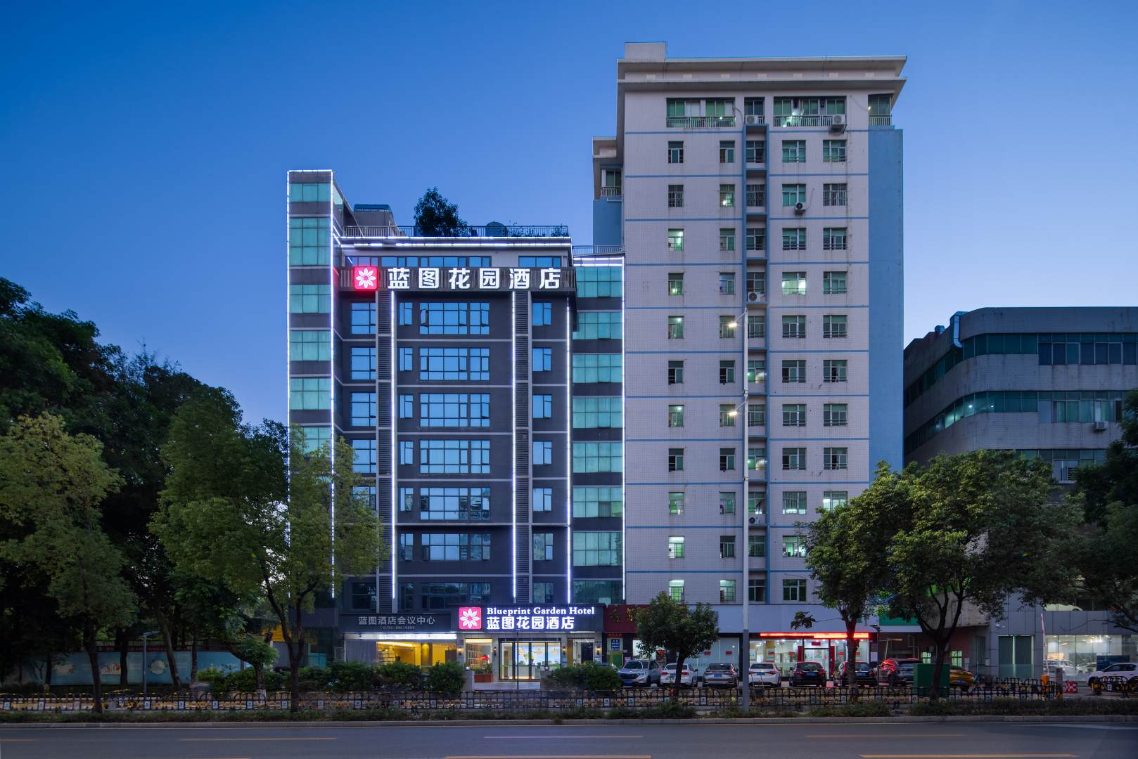蓝图花园酒店(龙岗大运中心爱联地铁站店)