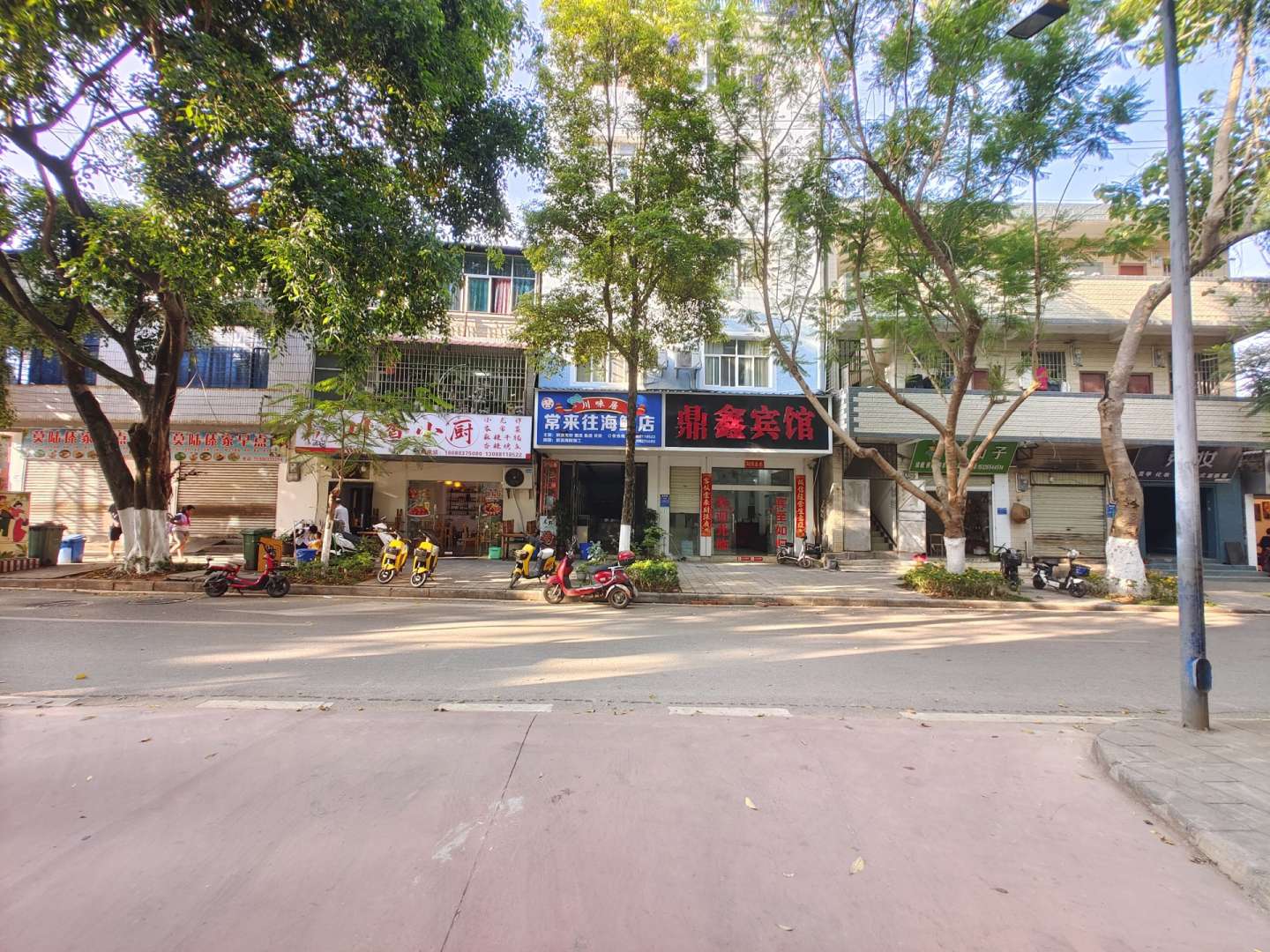 鼎鑫宾馆(德胜路店)