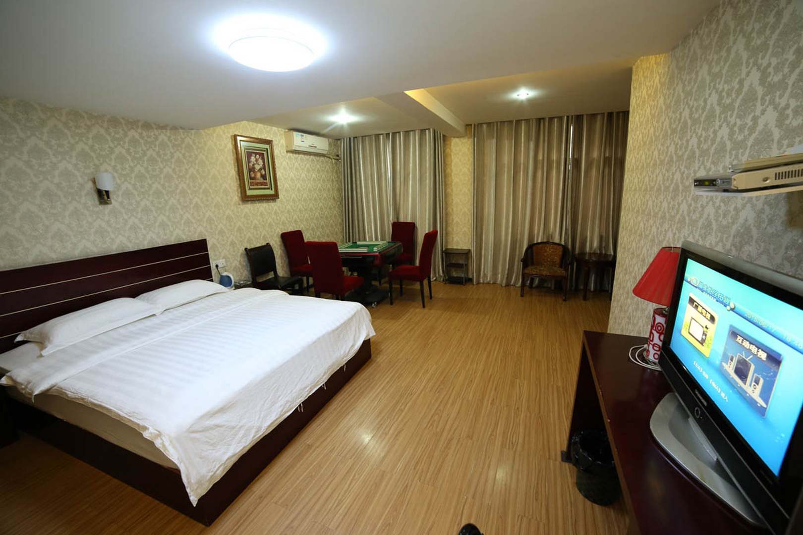 港岛商务宾馆(猇亭店)