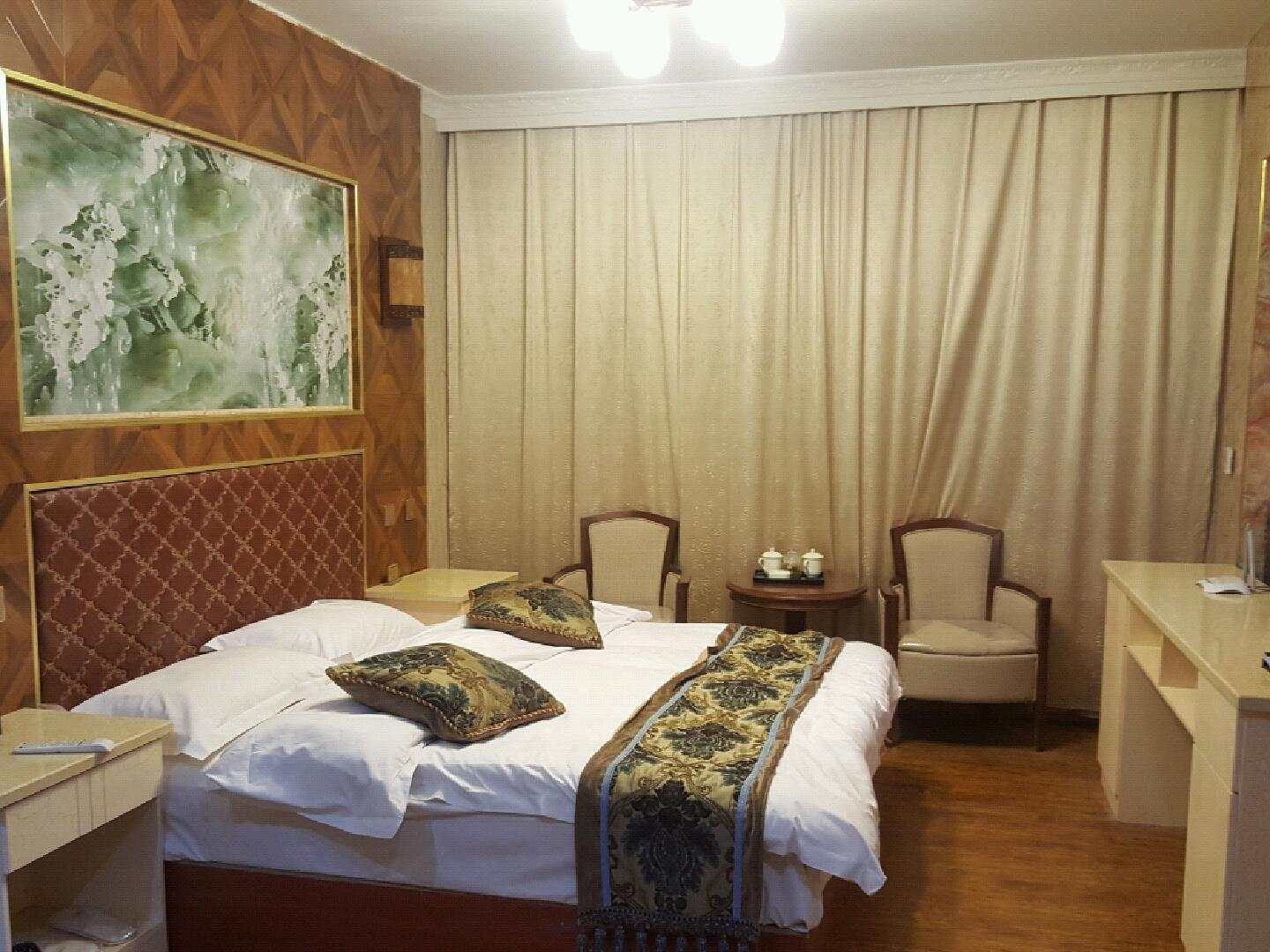 拉菲皇廷酒店