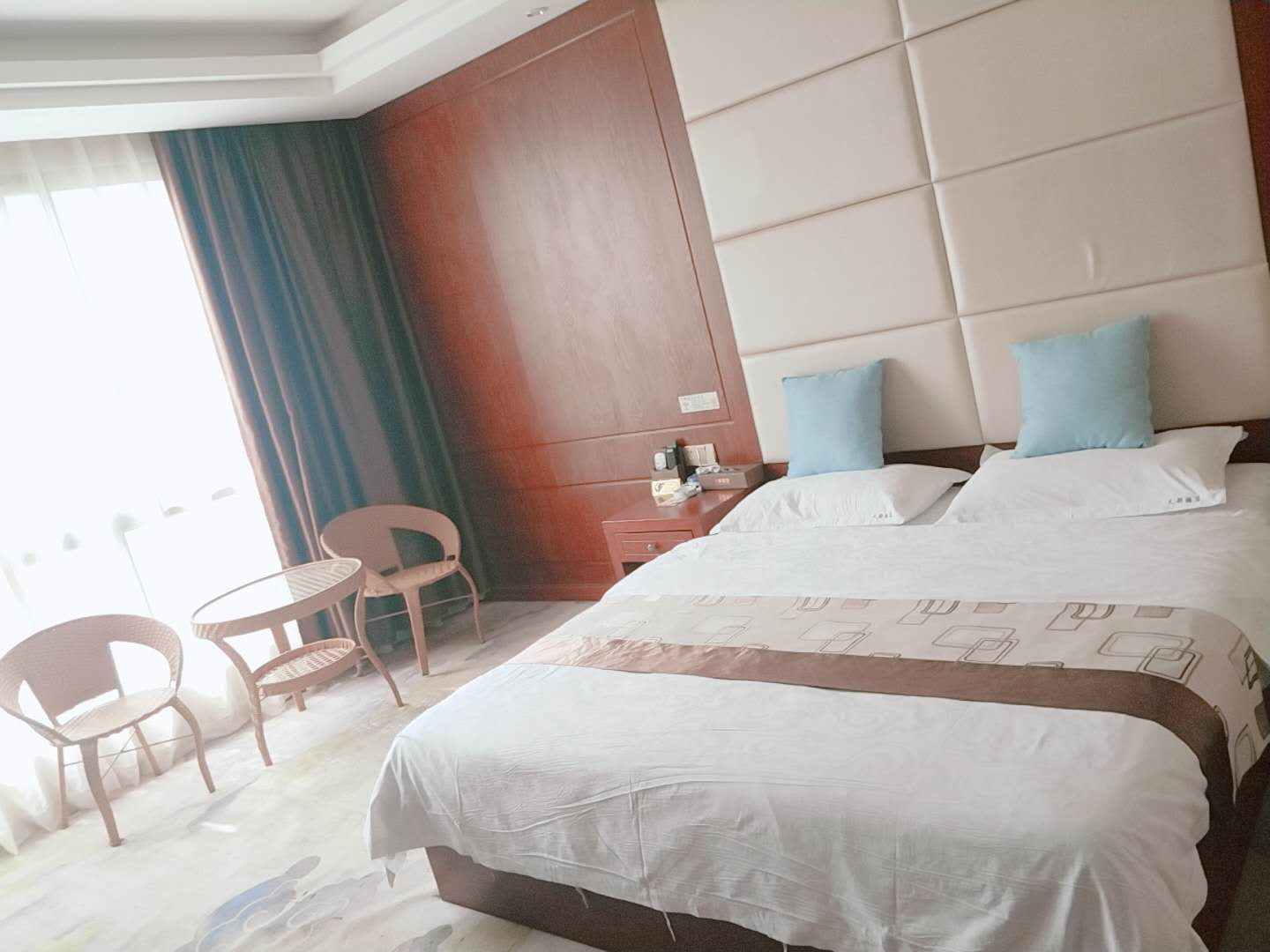 彝良久都酒店