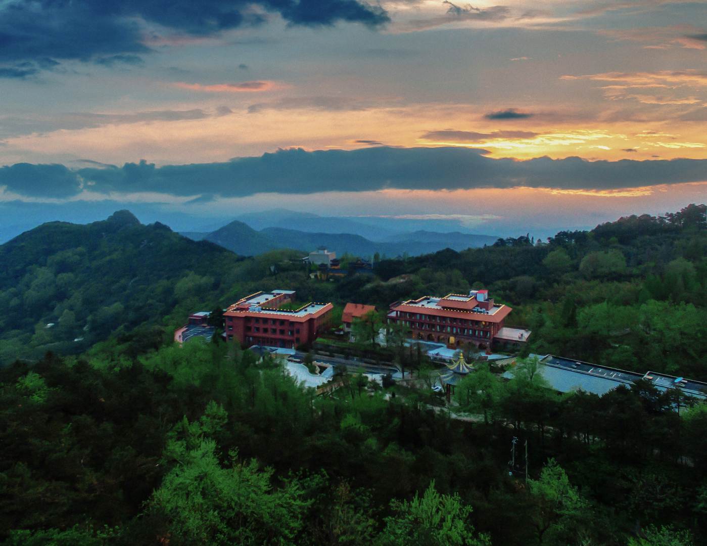 鸡公山建业星舍酒店