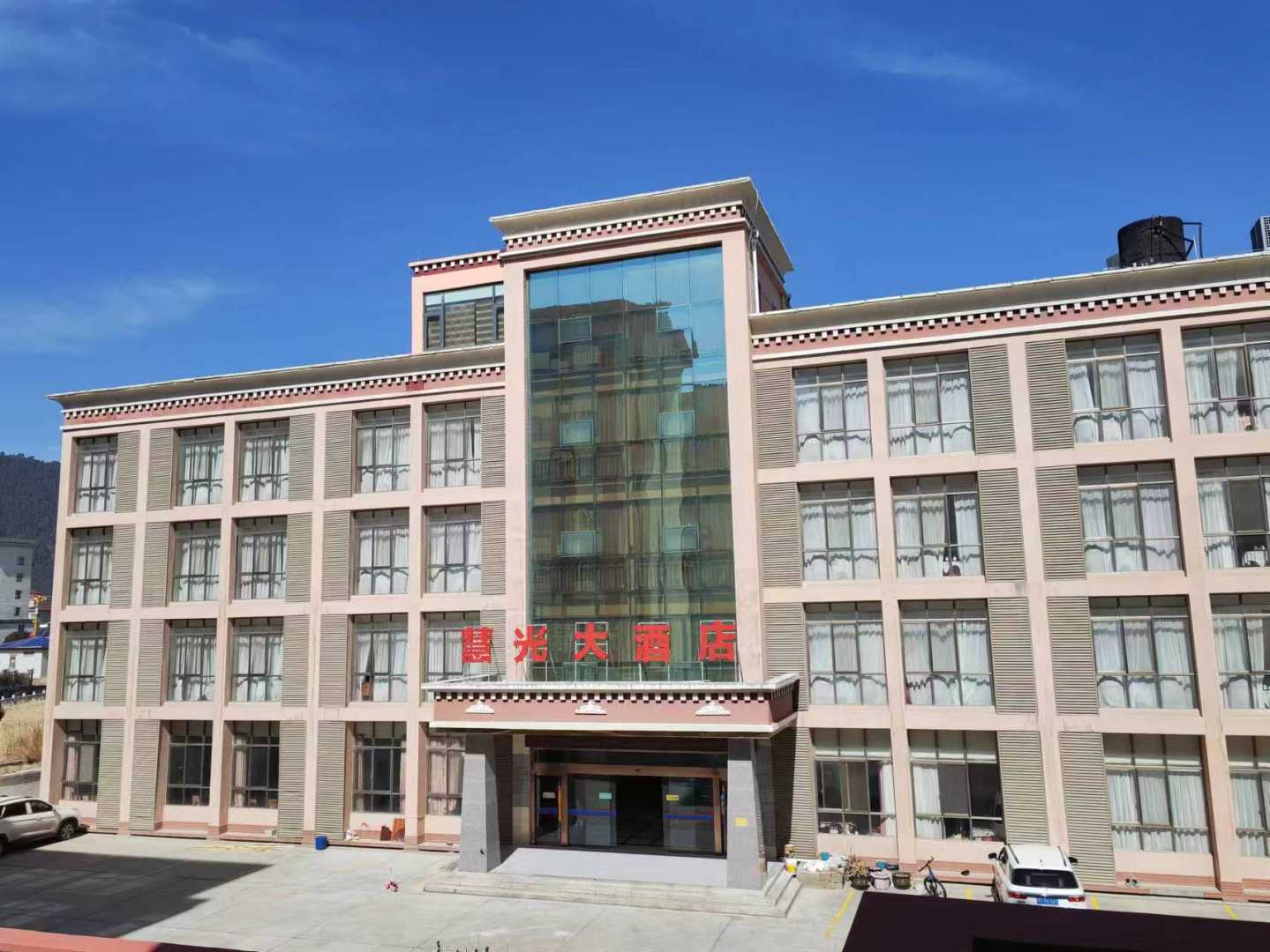 林芝峻凯酒店