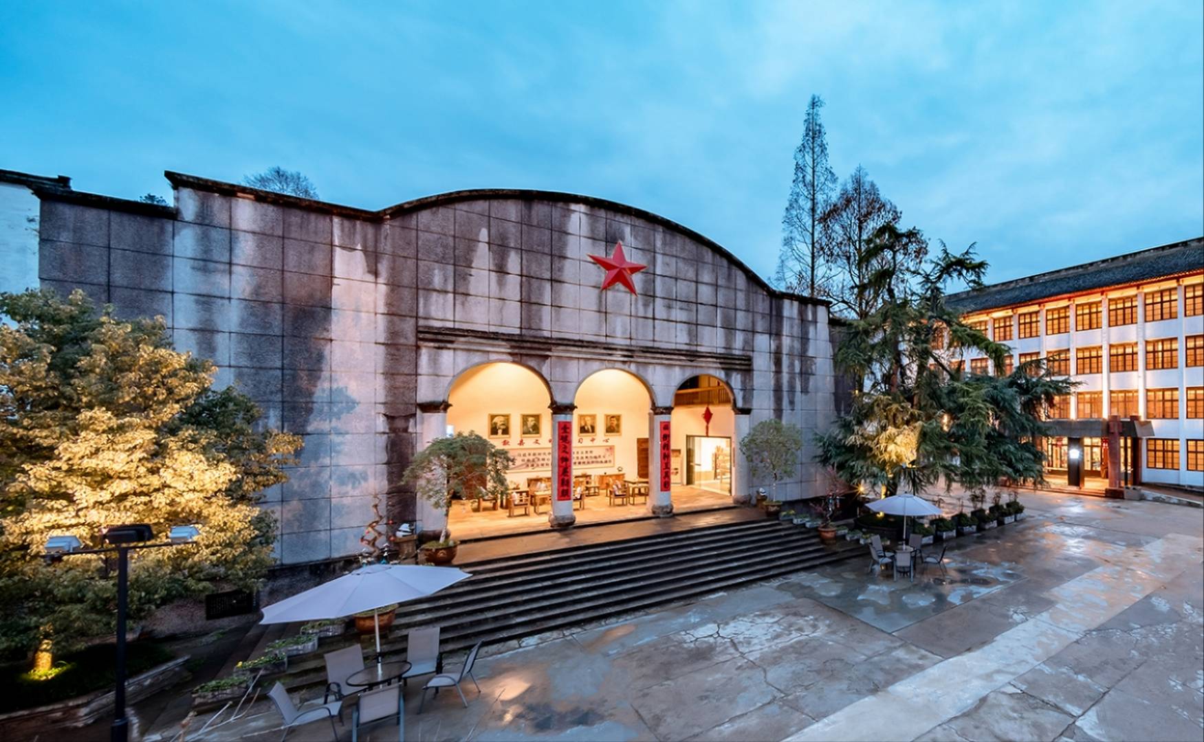 歙县碑芳华酒店(徽州古城店)