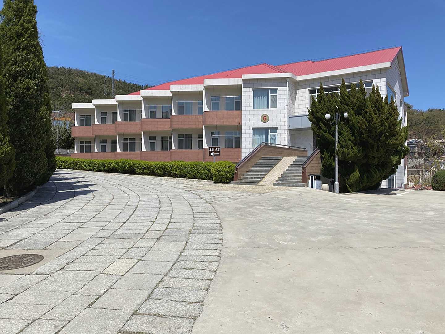 中原油田威海绿岛宾馆(半月湾店)