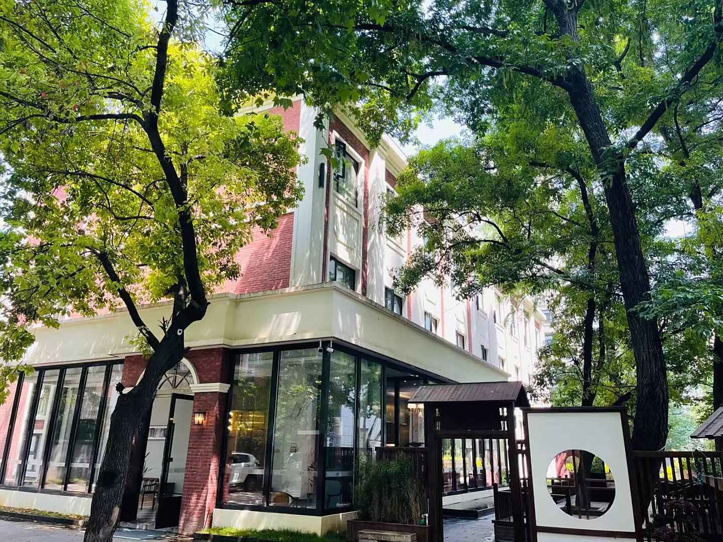 宽渡酒店(中山北路玄武湖店)