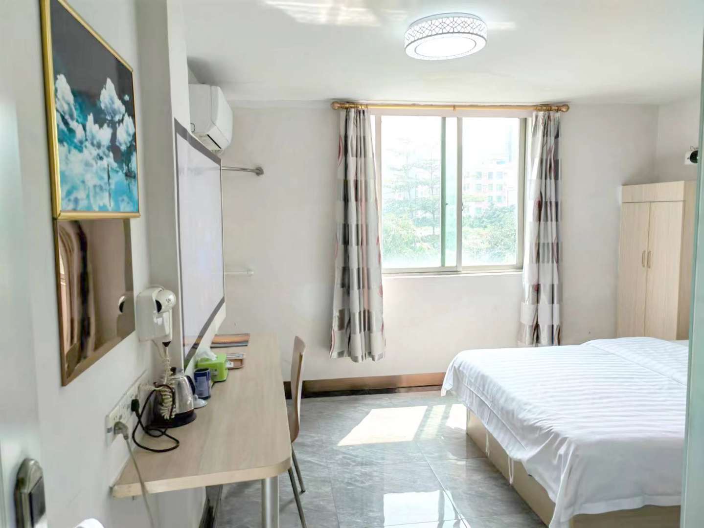 四海商务旅馆(深圳松岗汽车站店)