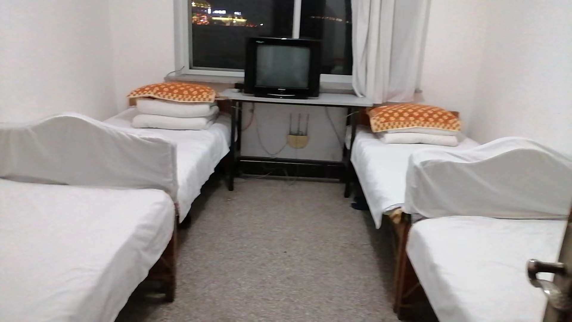 鞍山聚宾温泉旅馆