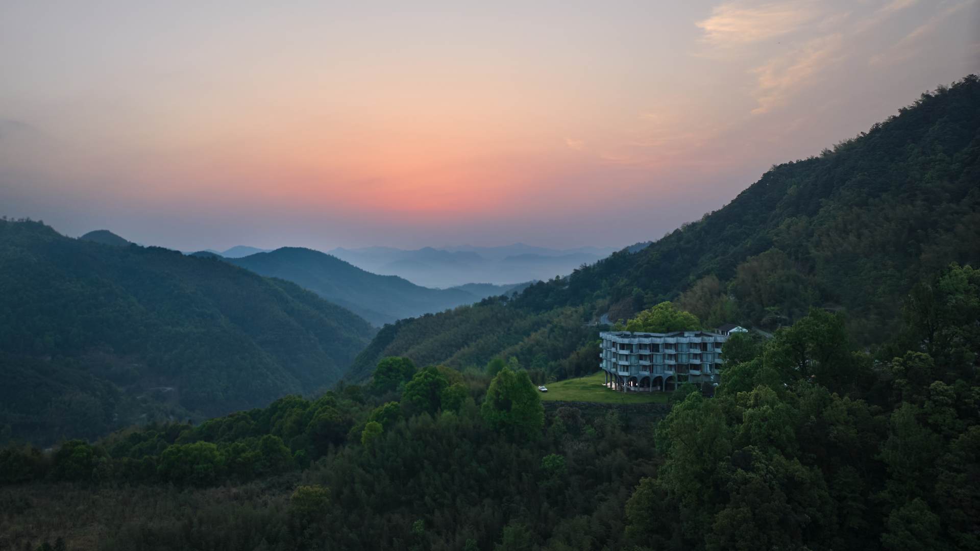 草涂·建筑美宿(桐庐店)