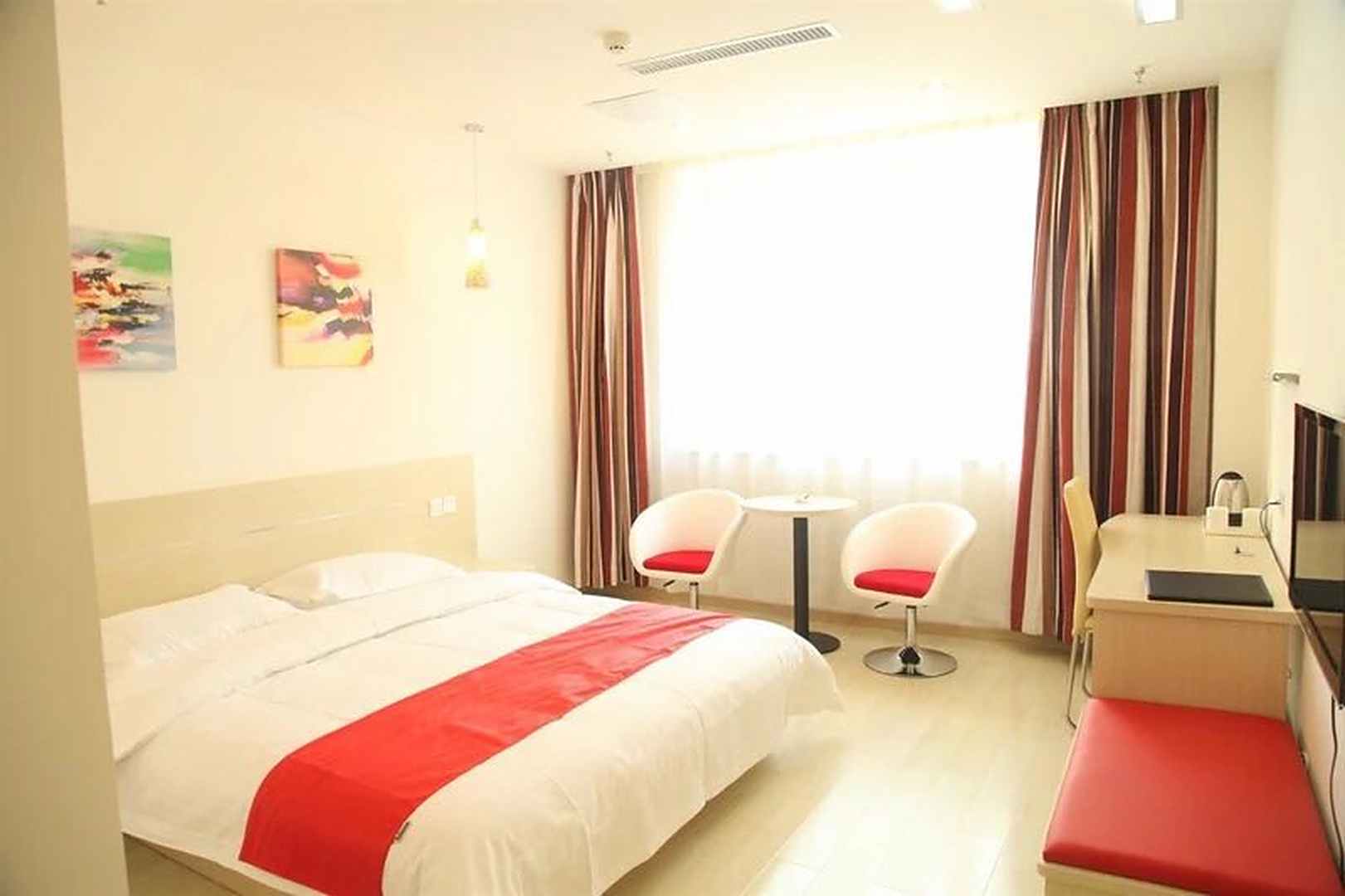 尚优客快捷酒店(胶州财富中心店)