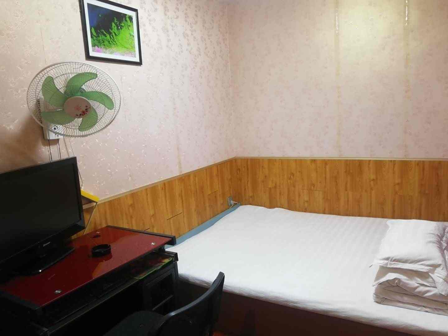 一家人快捷旅馆