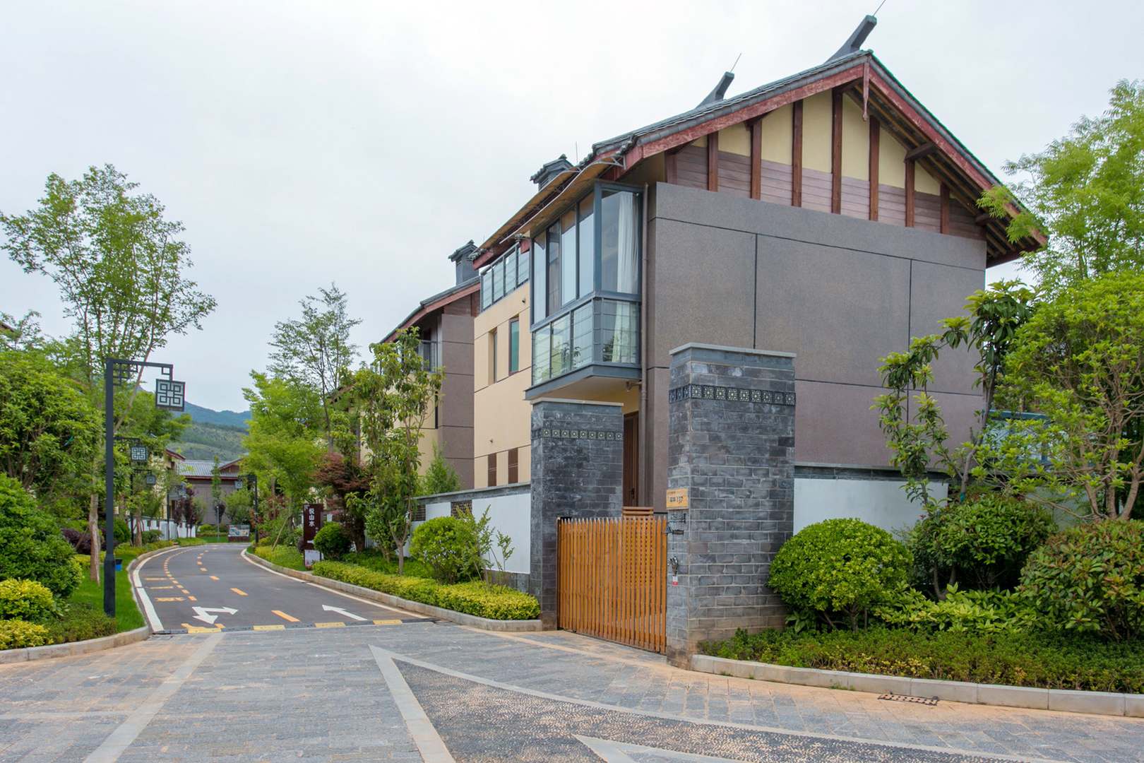 丽江悦山水花园度假别墅