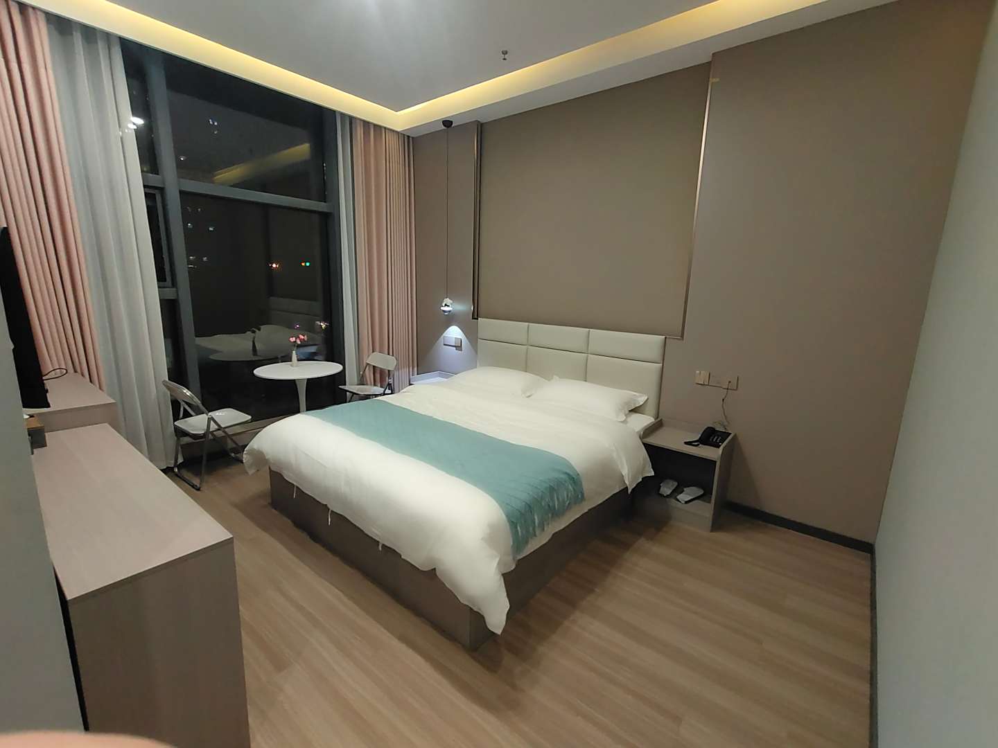 阡陌酒店