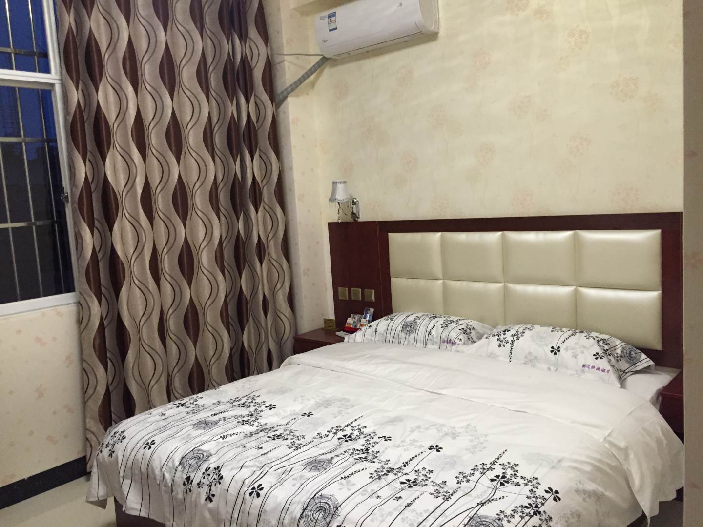 建水鸿达快捷酒店(建水古城店)