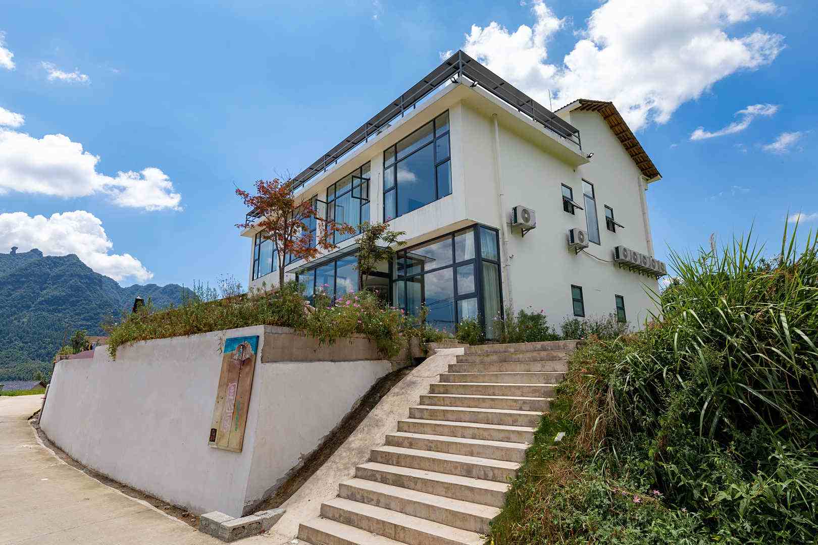 张家界市武陵源区山谷有田云栖民宿