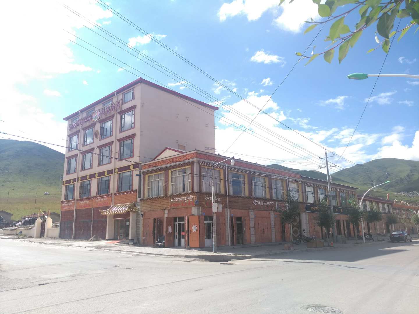 久治莲花酒店