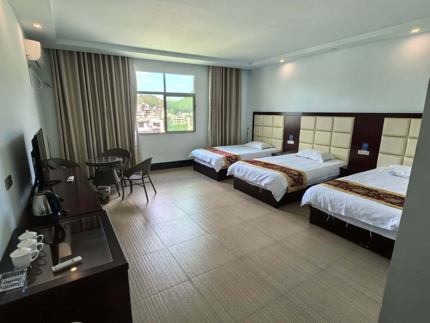 黄果树三合酒店