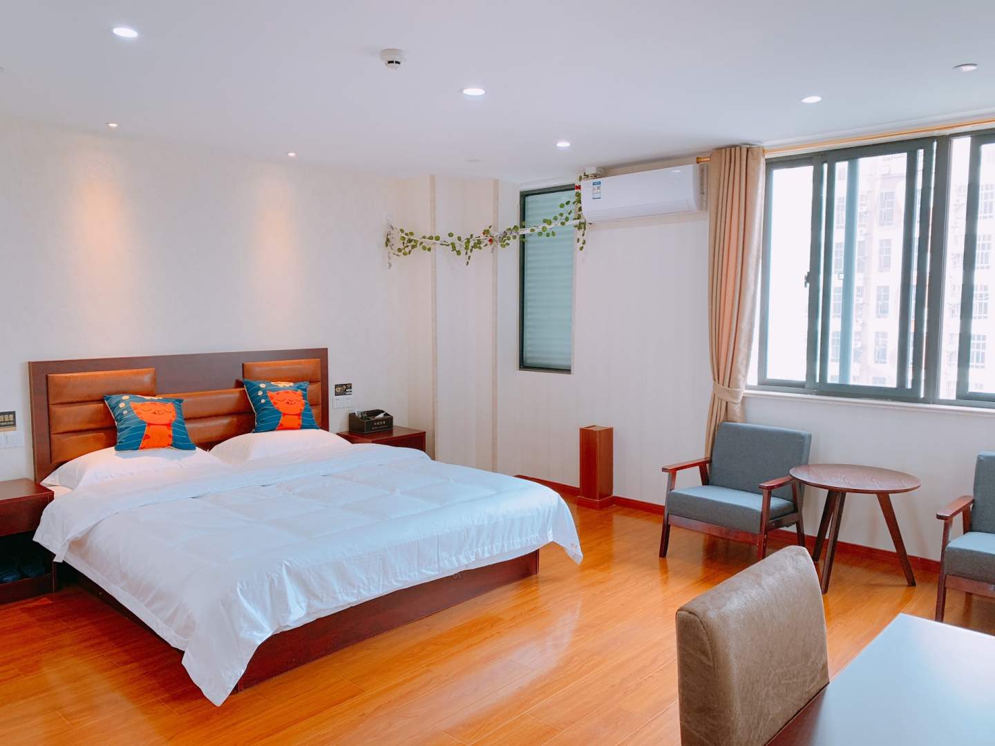 常州亿创宾馆(保纳商业广场店)