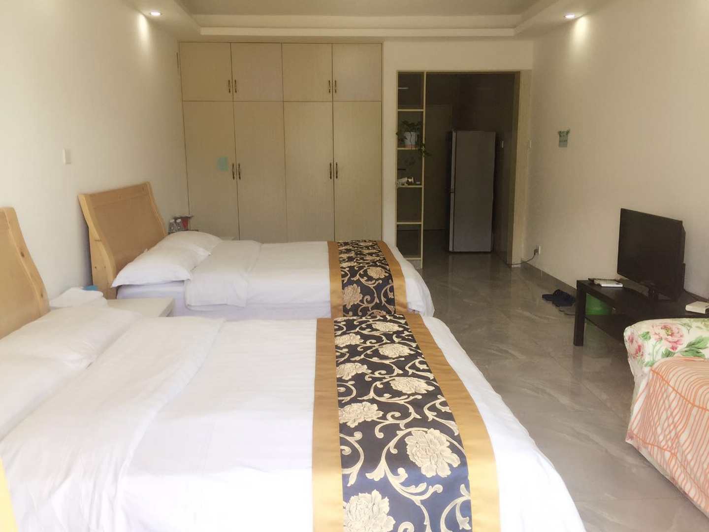 深圳奥特莱斯湖心岛公寓(大梅沙地铁店)