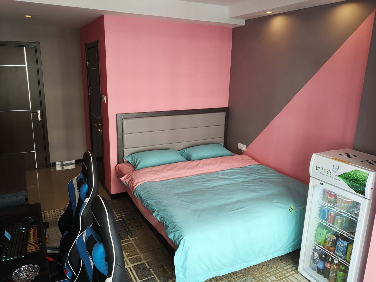 蜗牛电竞宾馆(古城东大街店)