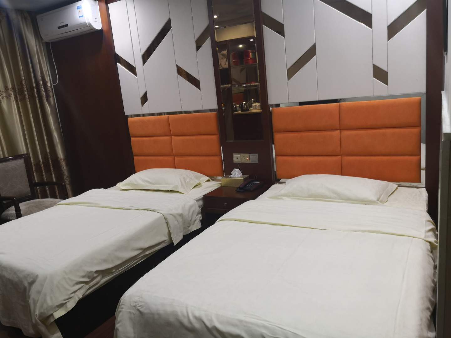 中山鑫龙商务酒店