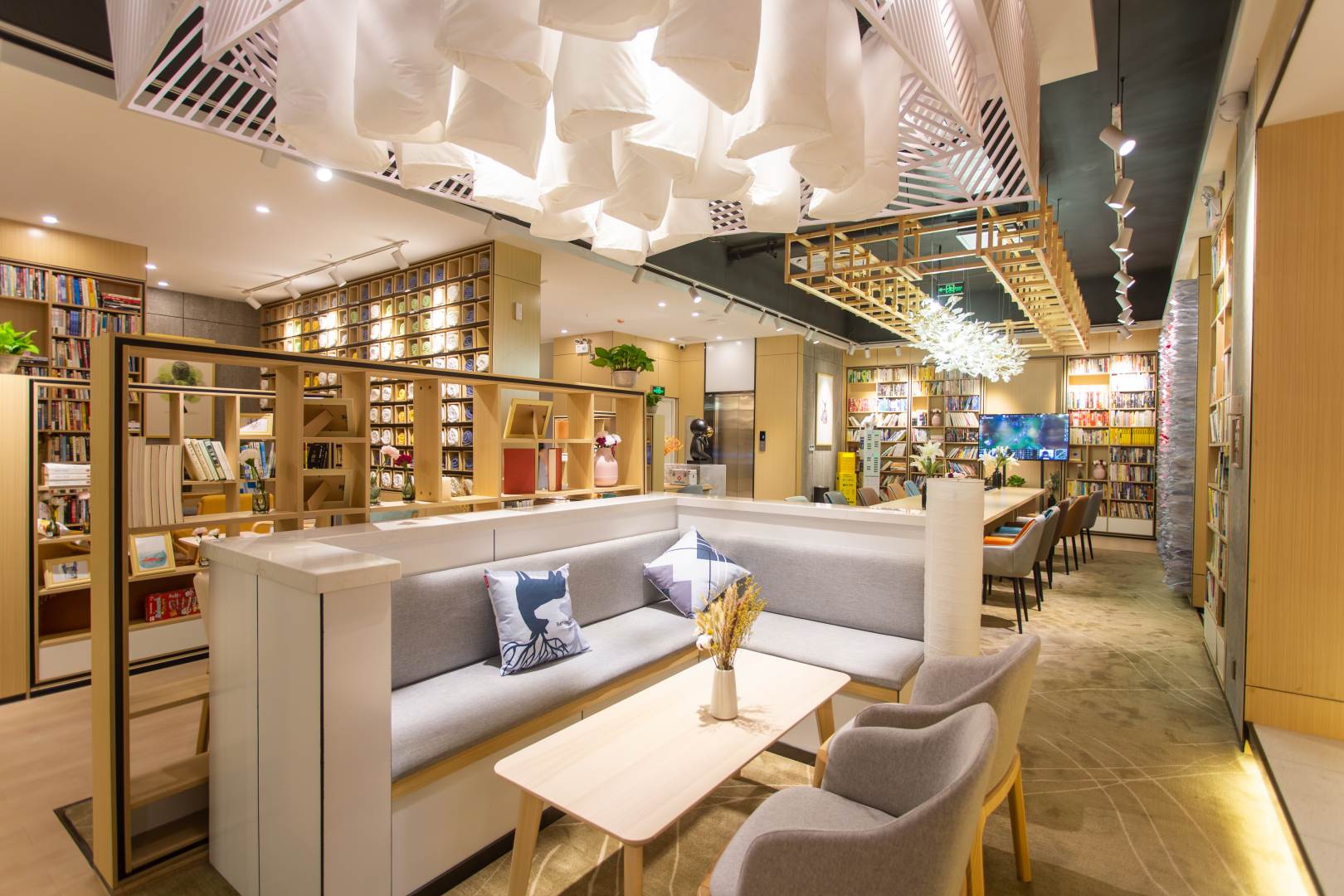 锦囊电竞青年酒店(琼海电竞主题中心店)