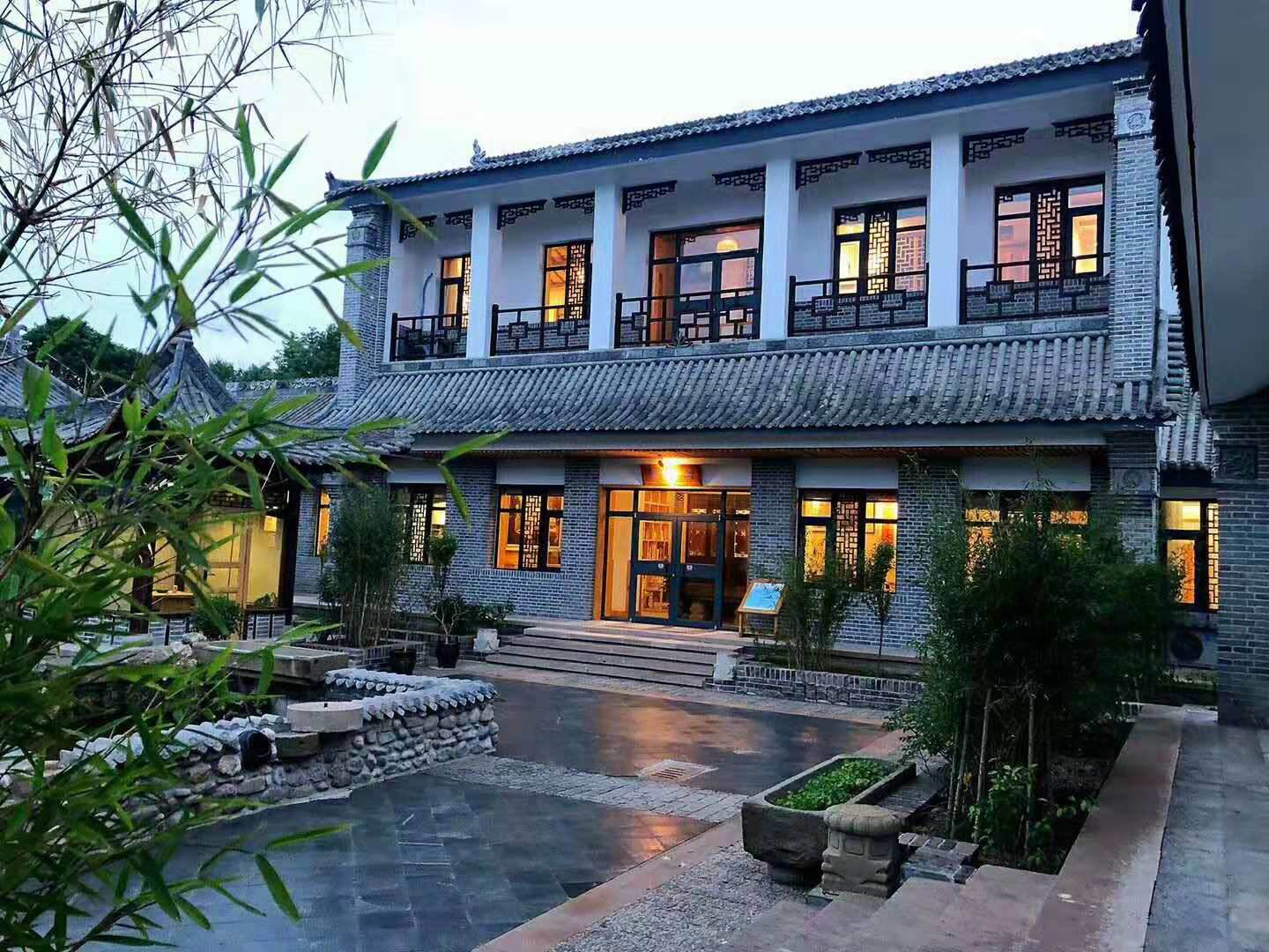 隆德锦瑟客栈