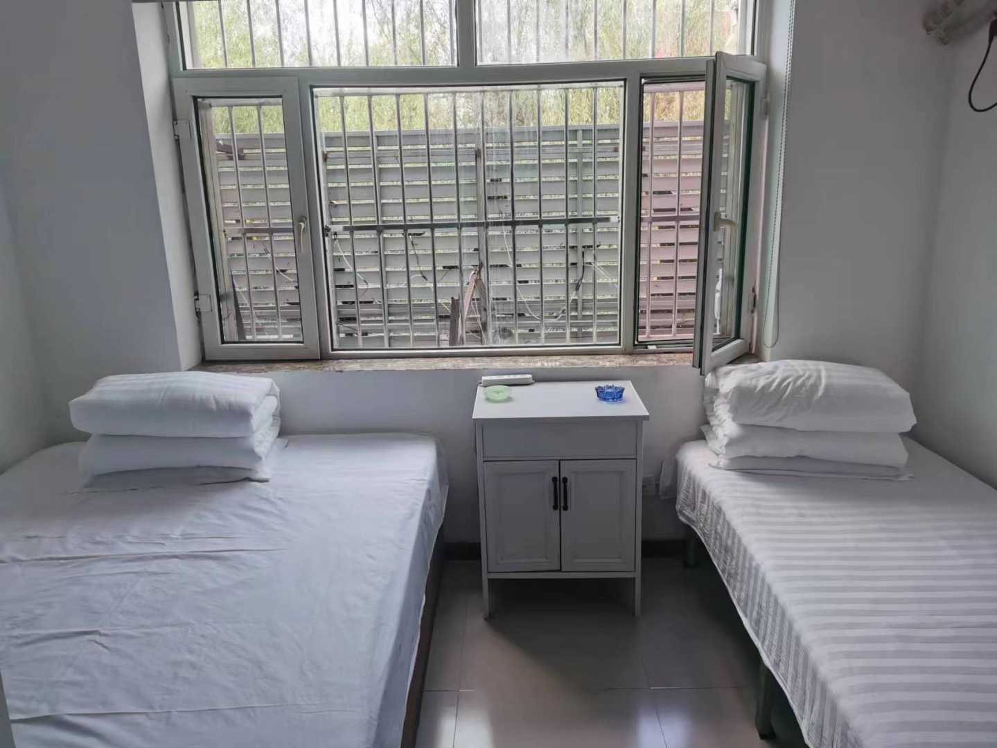 月半弯客栈