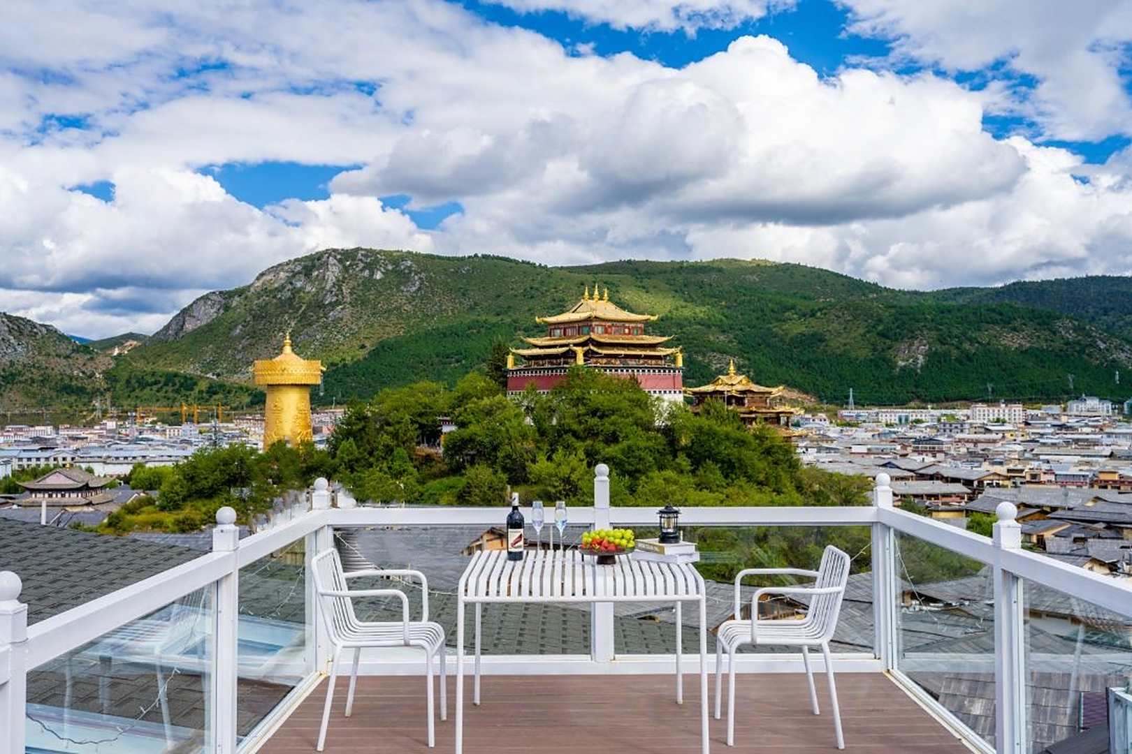 香格里拉云边观景民宿(独克宗古城大佛寺转经筒店)