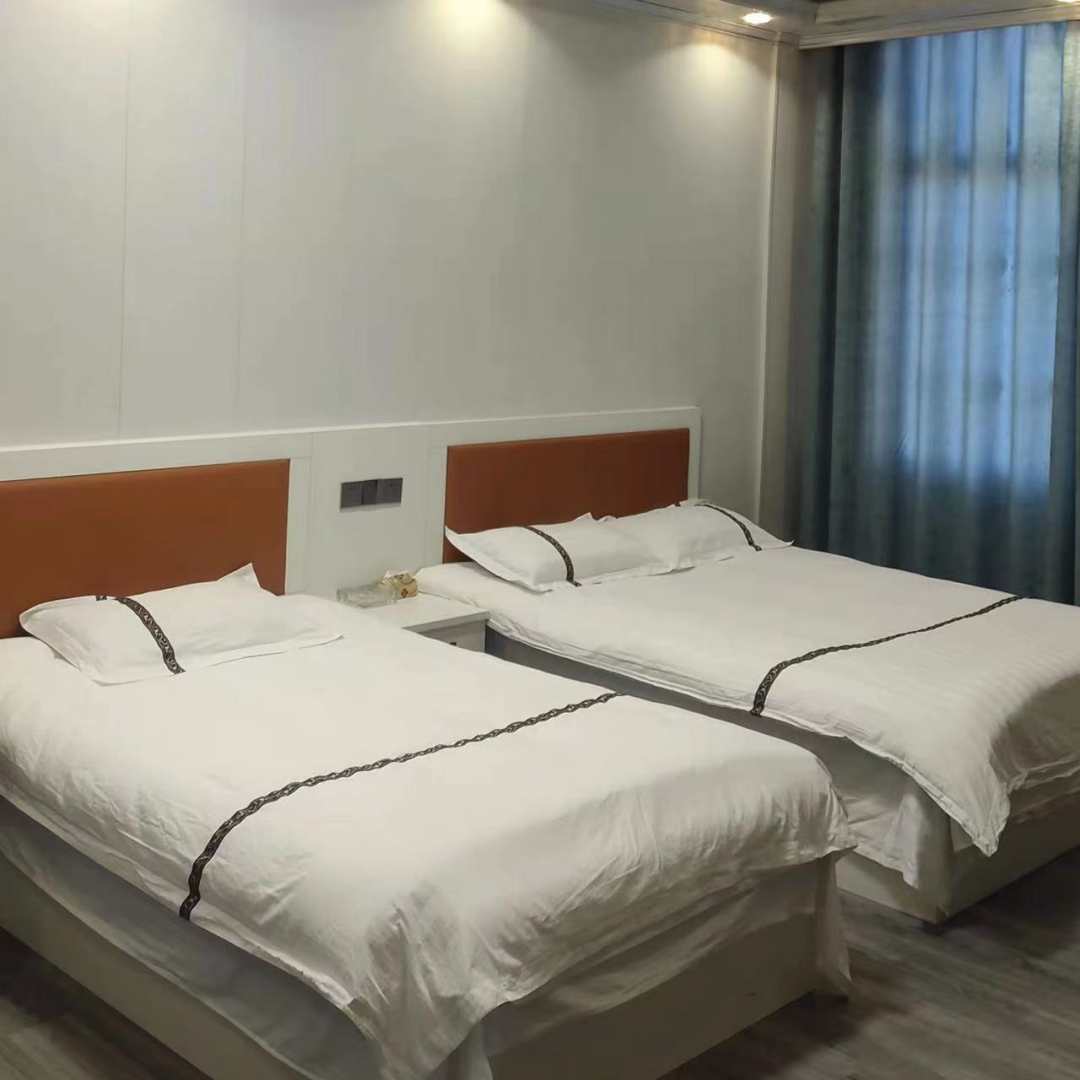 盟成龙鑫宾馆
