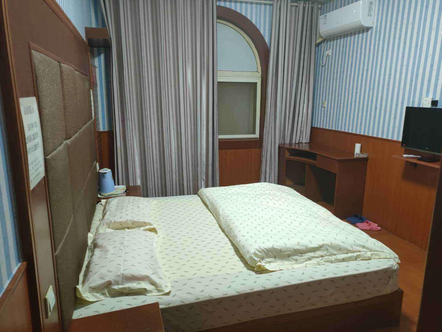 定远馨家园楼宾馆