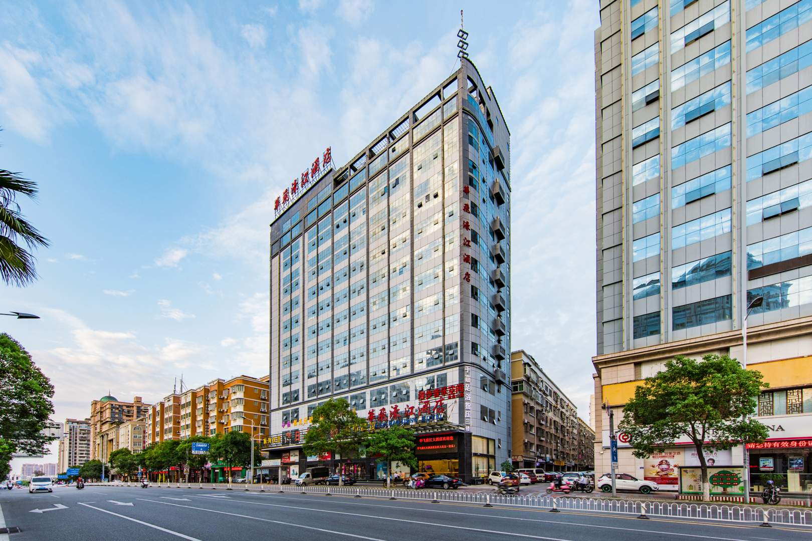 华飞濠江大酒店