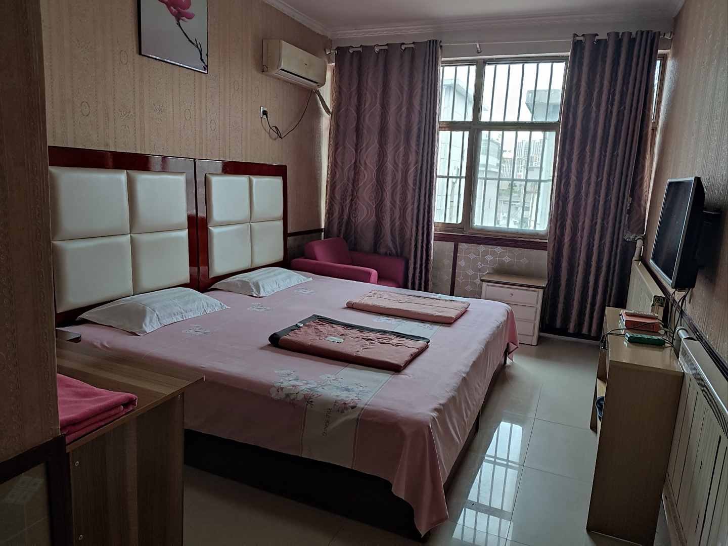 兰陵六叶草商务宾馆