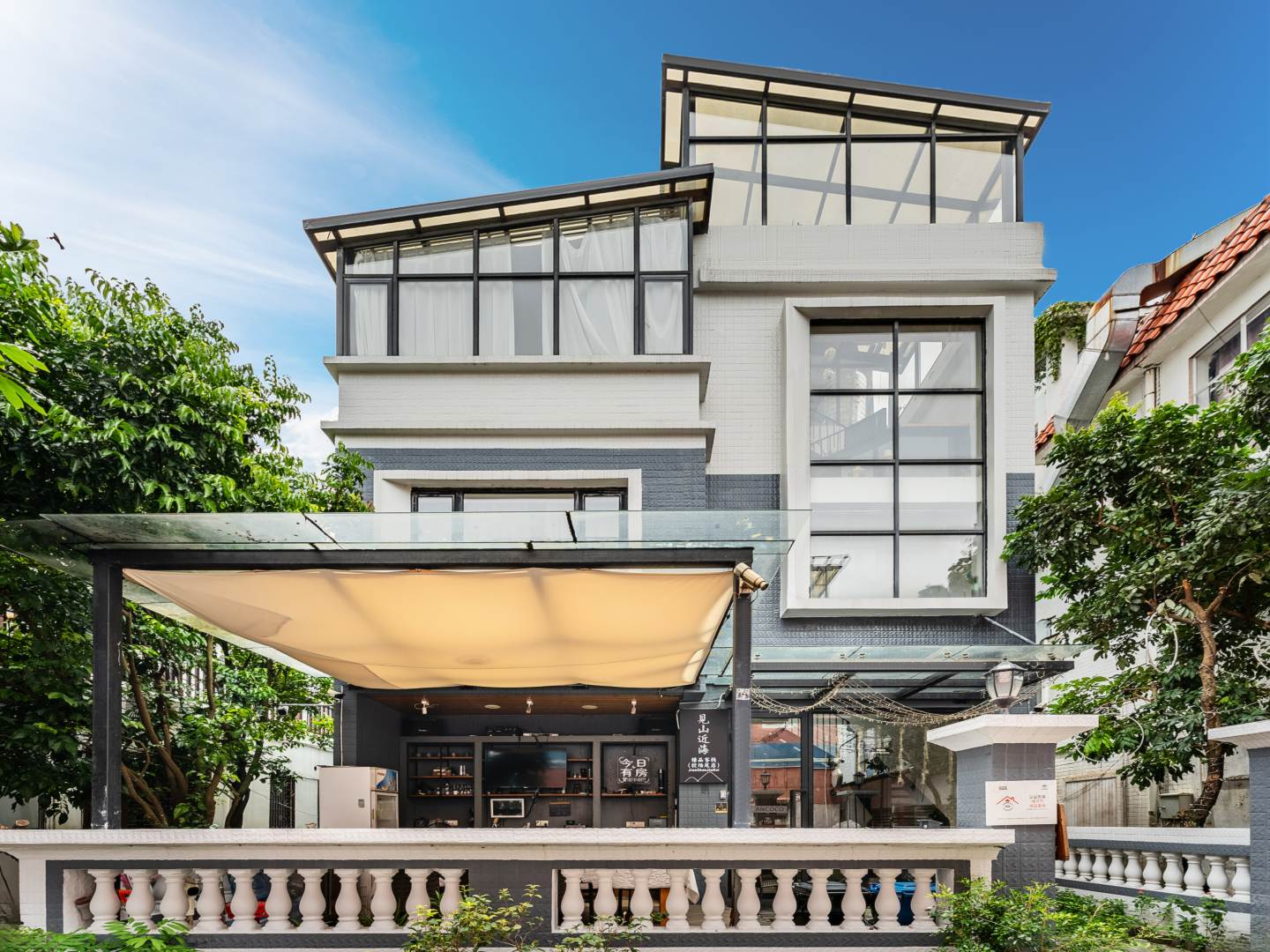 见山近海精品客栈(深圳较场尾大鹏所城店)
