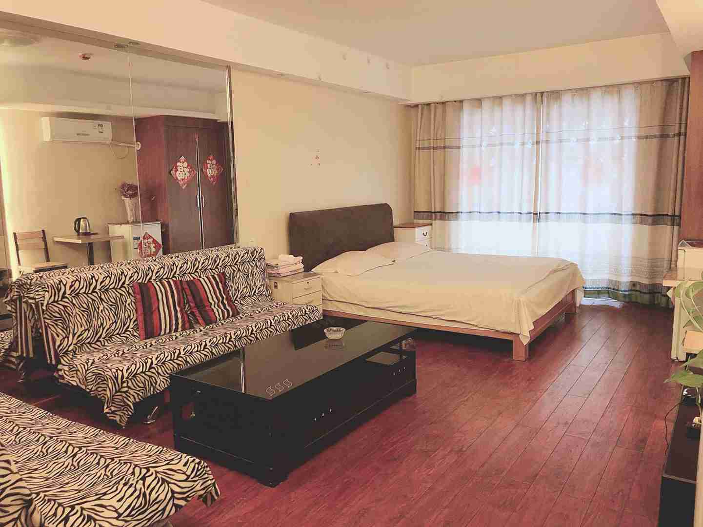临沂奥斯卡主题自助公寓