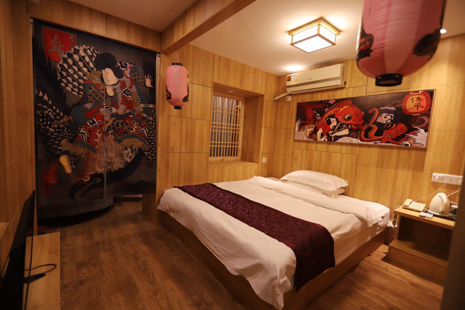 辛天都商务酒店(利辛七彩世界店)