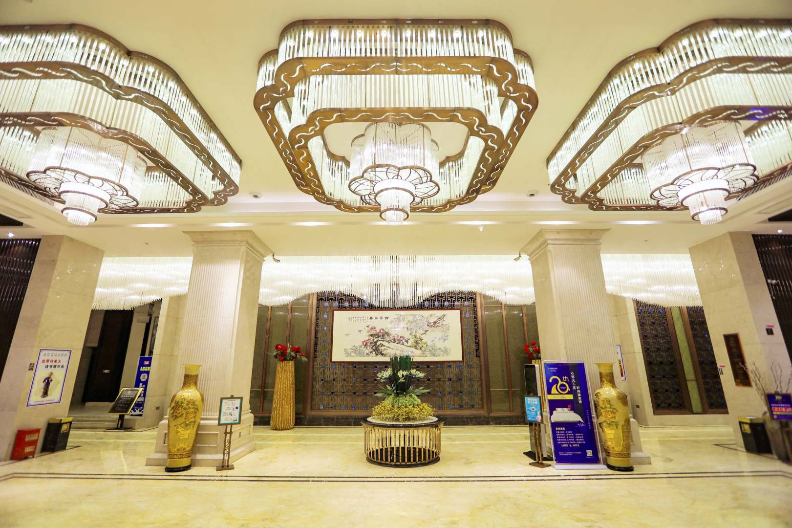 瑞金欧利大酒店