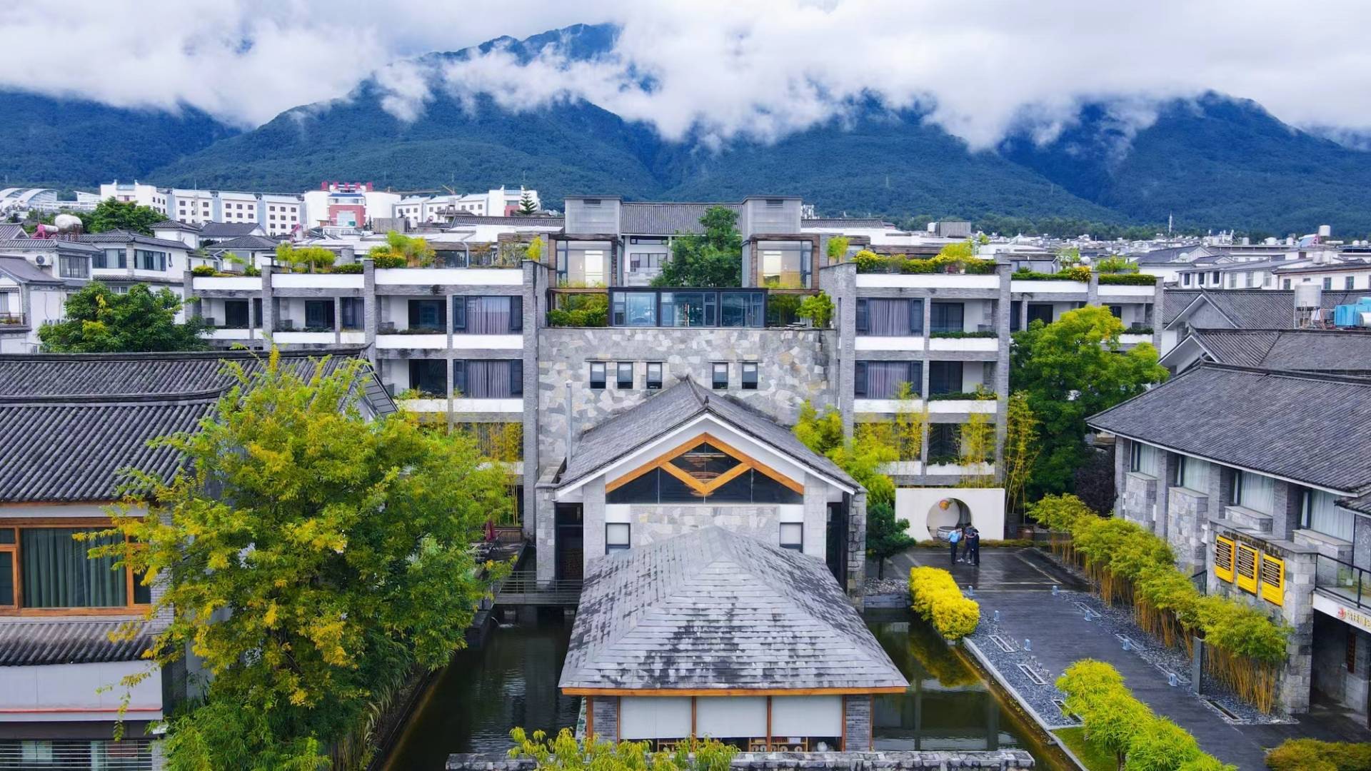 大理五彩云酒店