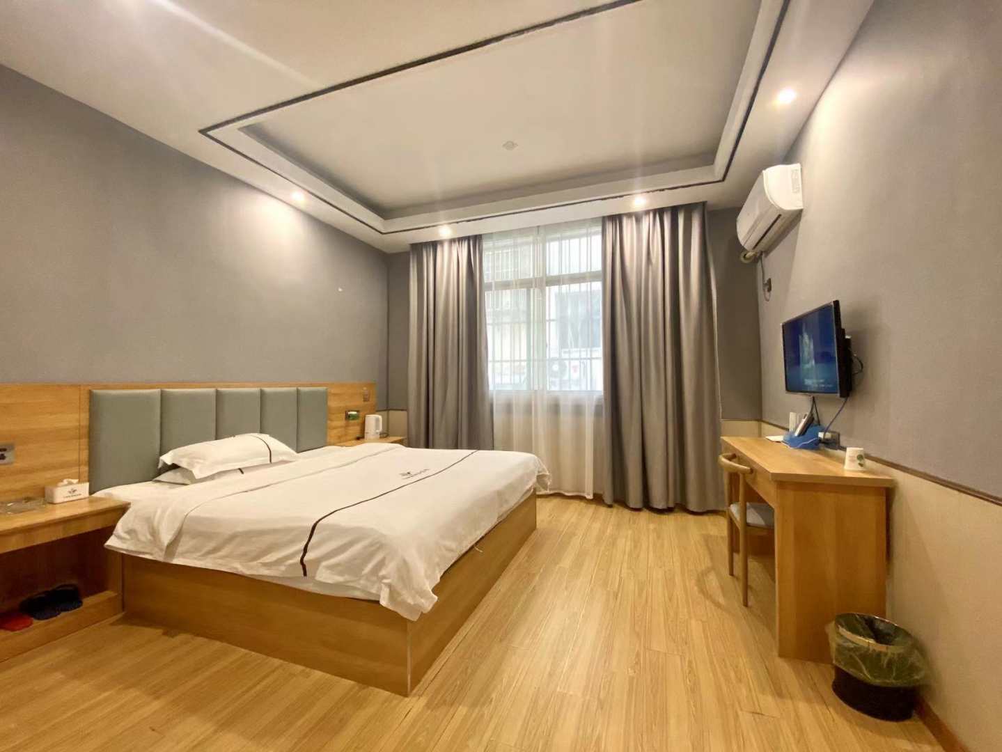 利辛不倒翁商務(wù)旅館