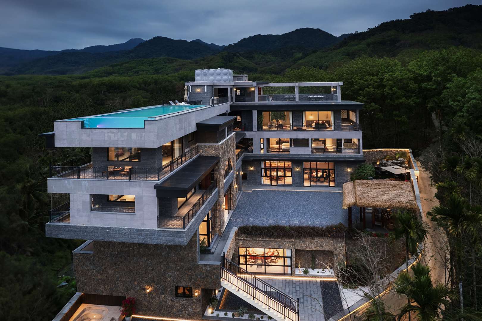 七仙苗山书雁私汤温泉度假院子