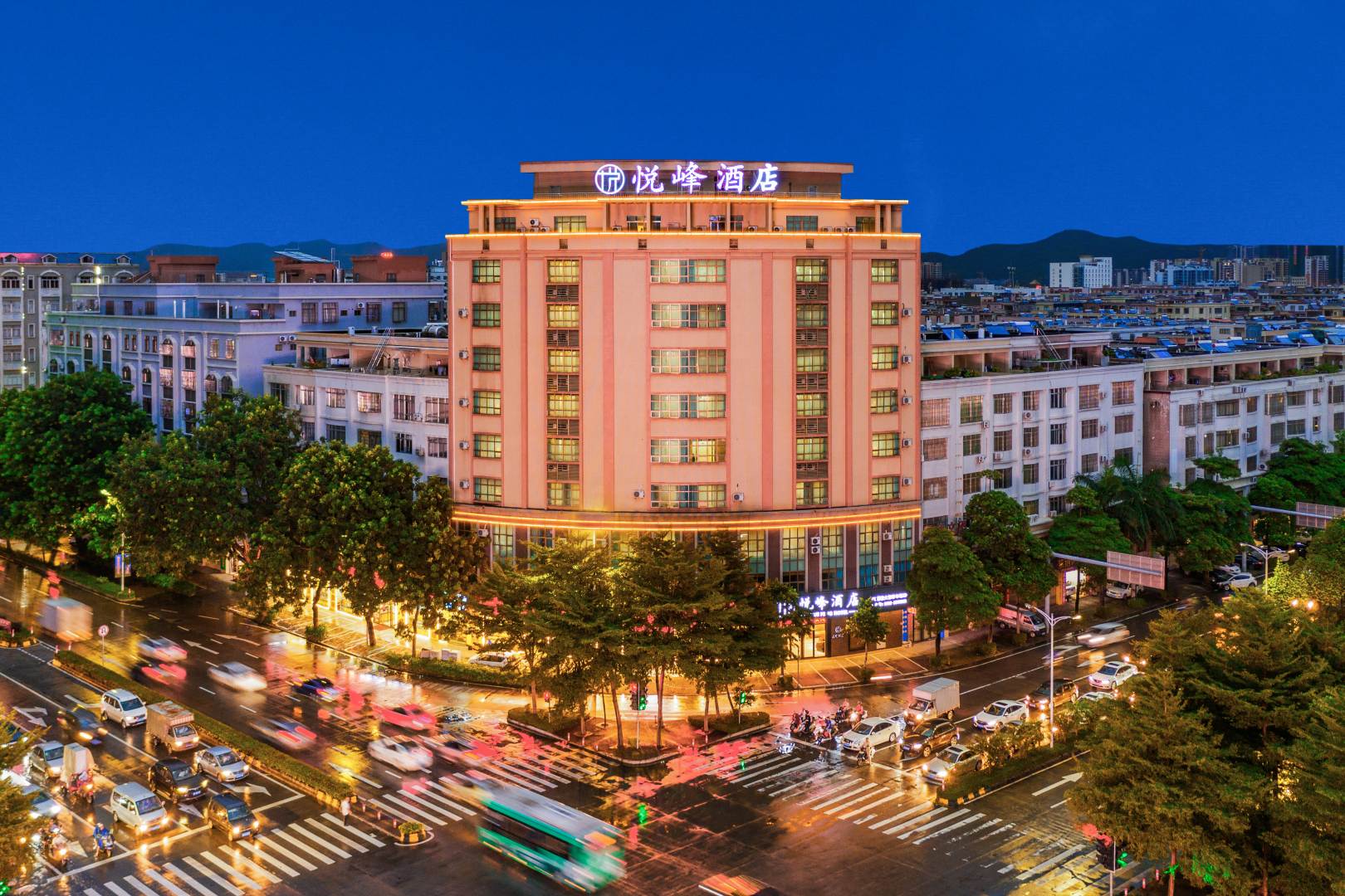悦峰酒店(阳江汽车总站沃尔玛店)