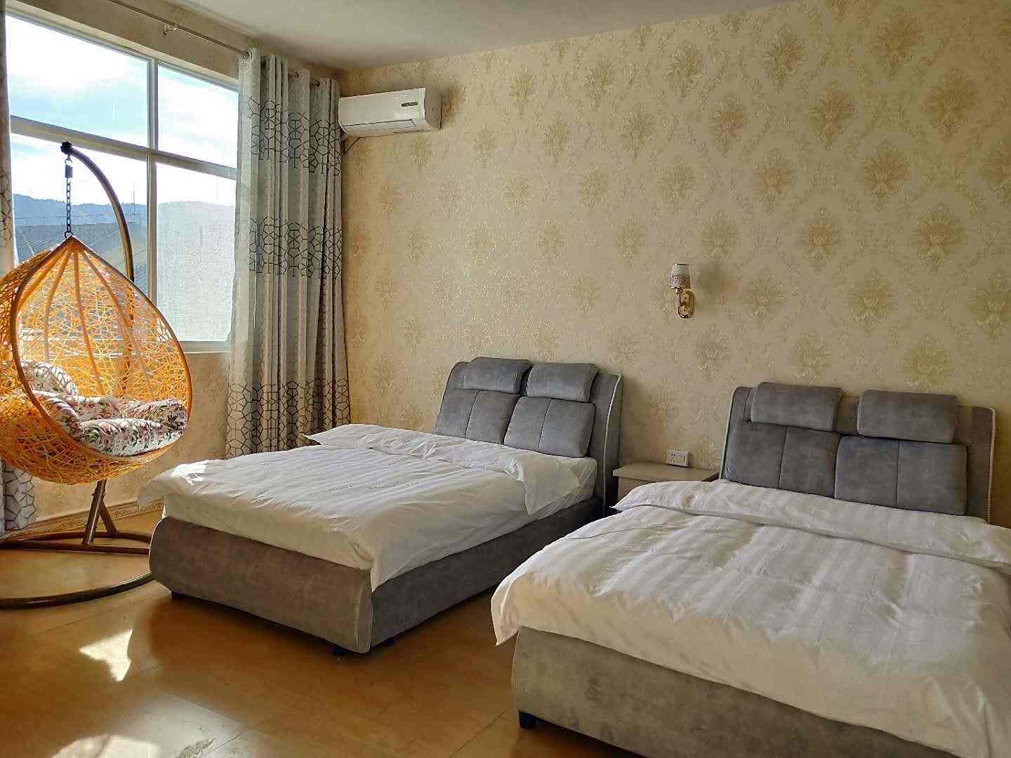 宁洱逸龙湾主题酒店