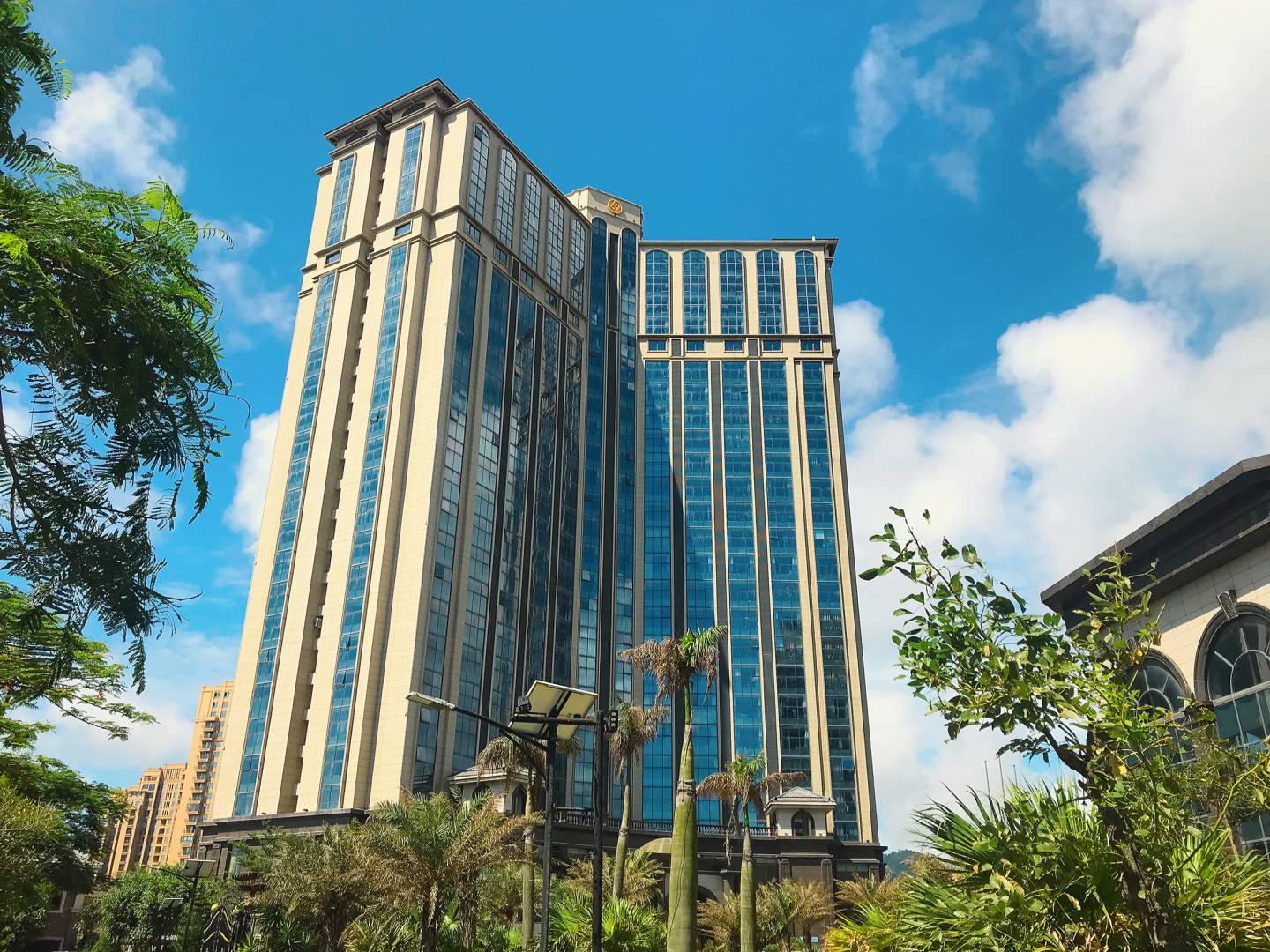 东山橙月海景公寓酒店