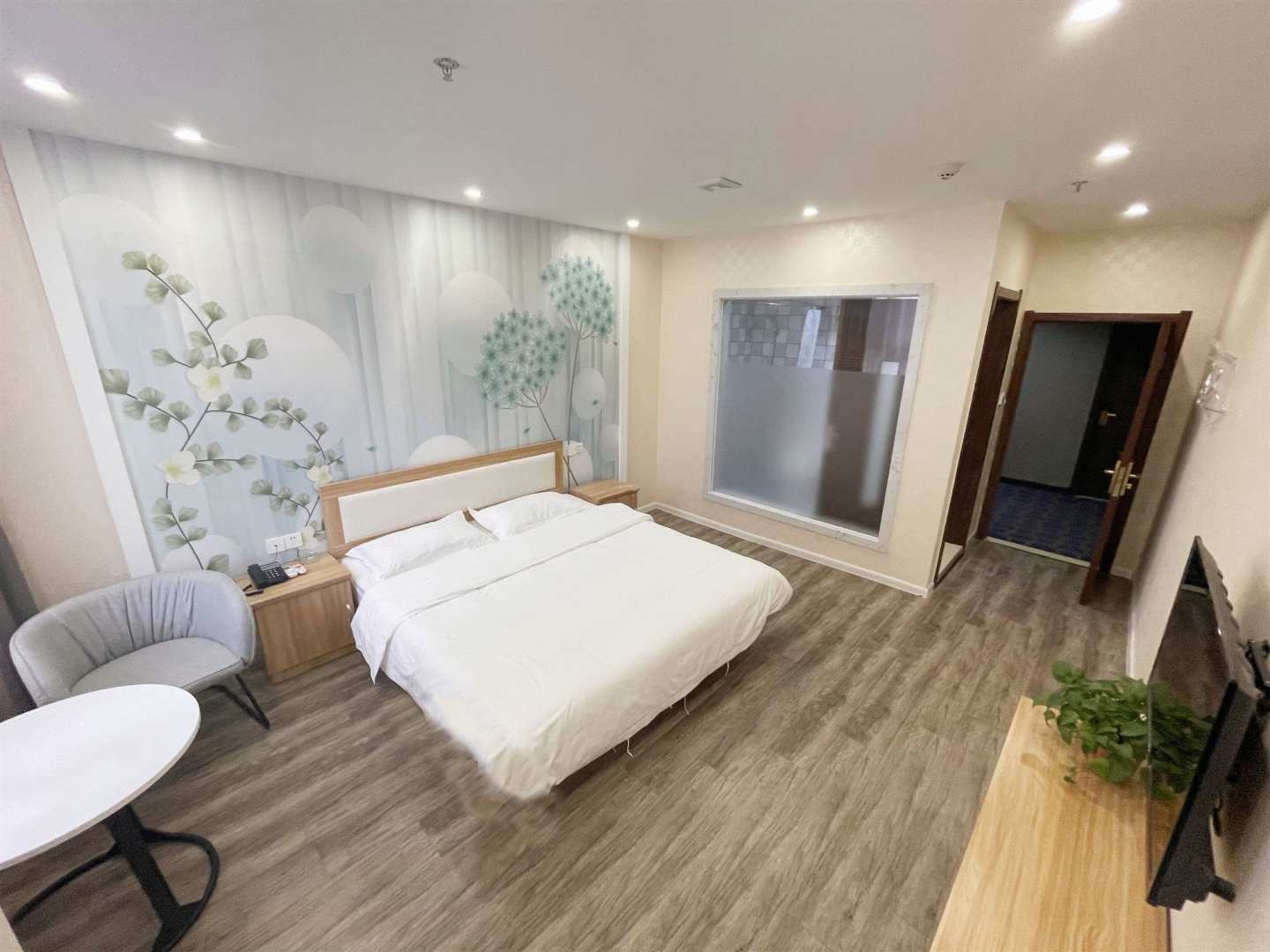 怡莱酒店(吉林中东购物广场店)