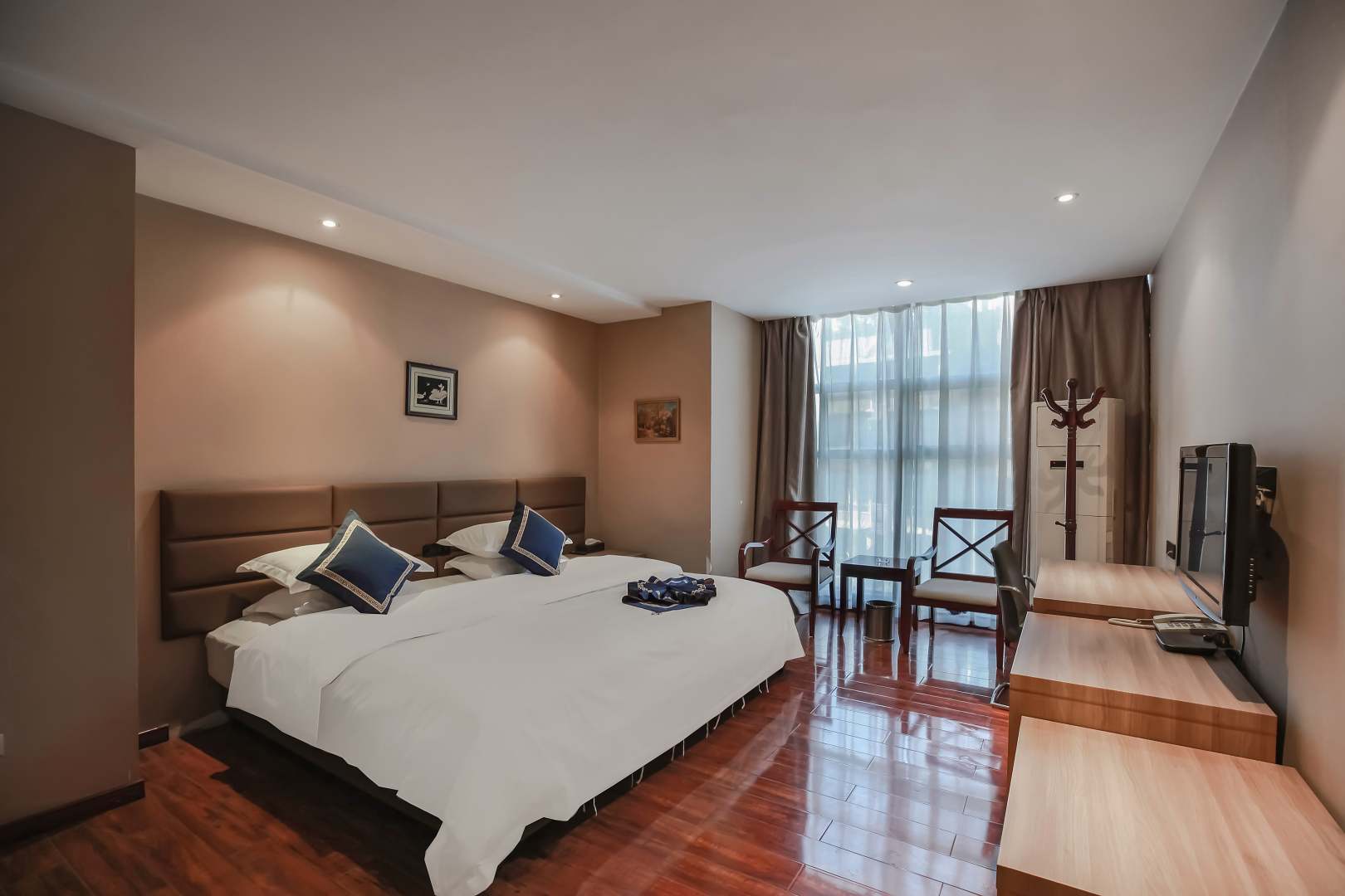 蓝航轻奢酒店(珠海路万豪国际写字楼店)