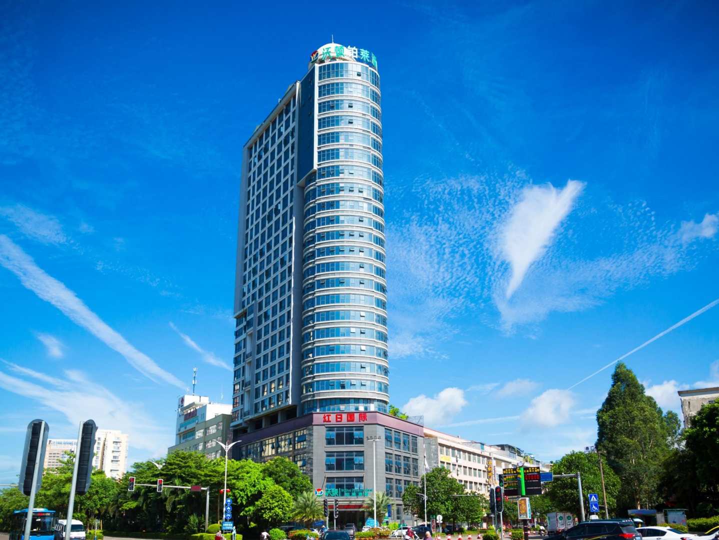 沃顿铂莱酒店(钦州火车东站年年丰广场店)